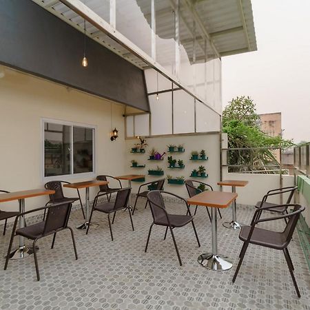 Reddoorz Plus Near Rs Rk Charitas 2 Palembang Exteriör bild