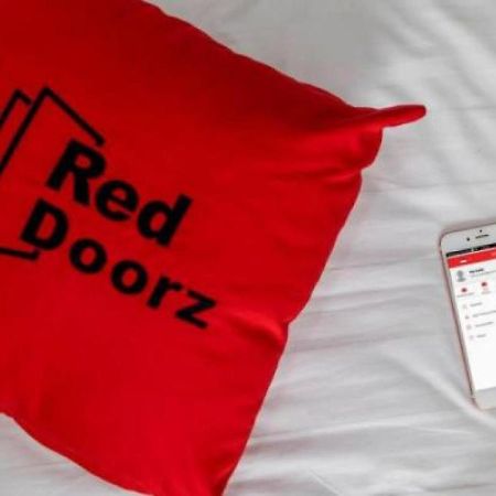 Reddoorz Plus Near Rs Rk Charitas 2 Palembang Exteriör bild