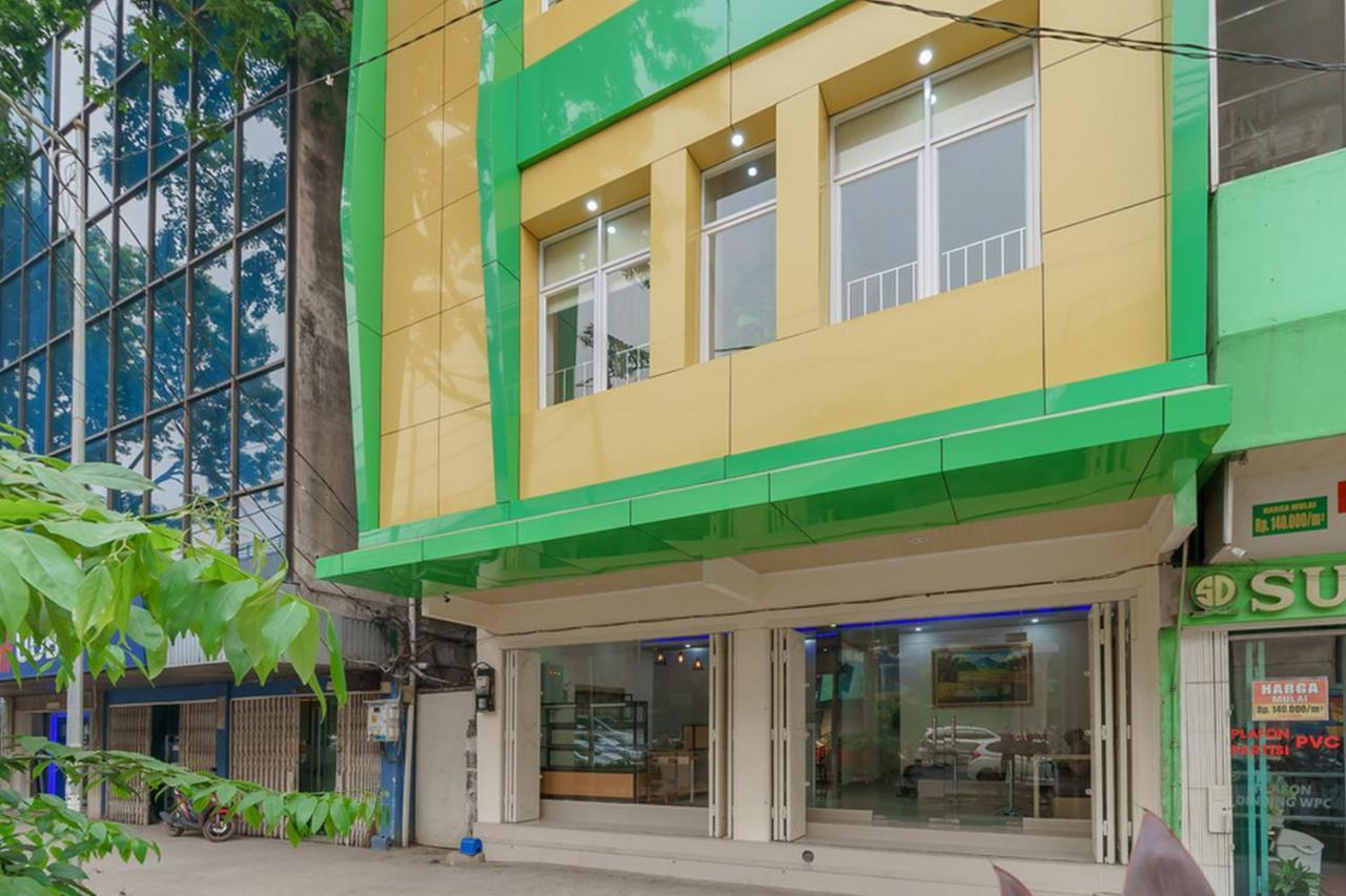 Reddoorz Plus Near Rs Rk Charitas 2 Palembang Exteriör bild