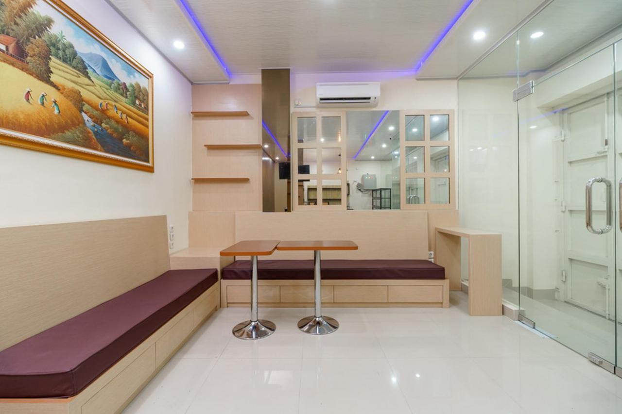 Reddoorz Plus Near Rs Rk Charitas 2 Palembang Exteriör bild